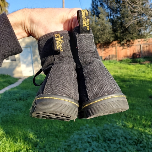 Dr. Martens Shoreditch Ladies Size 6 US.   7 hole canvas hi-tops. Black. GPWC. - Picture 8 of 14